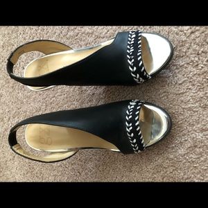 Black white, peep toe heel!